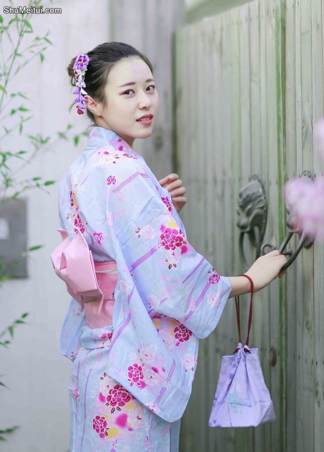 漂亮媳妇给俺当车模，还真有一股日本妹子的感觉[第8张/共9张]