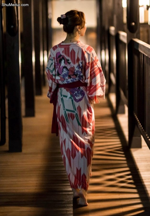 一看就是有故事的美妇，穿起和服来多了一股媚态[第7张/共9张]