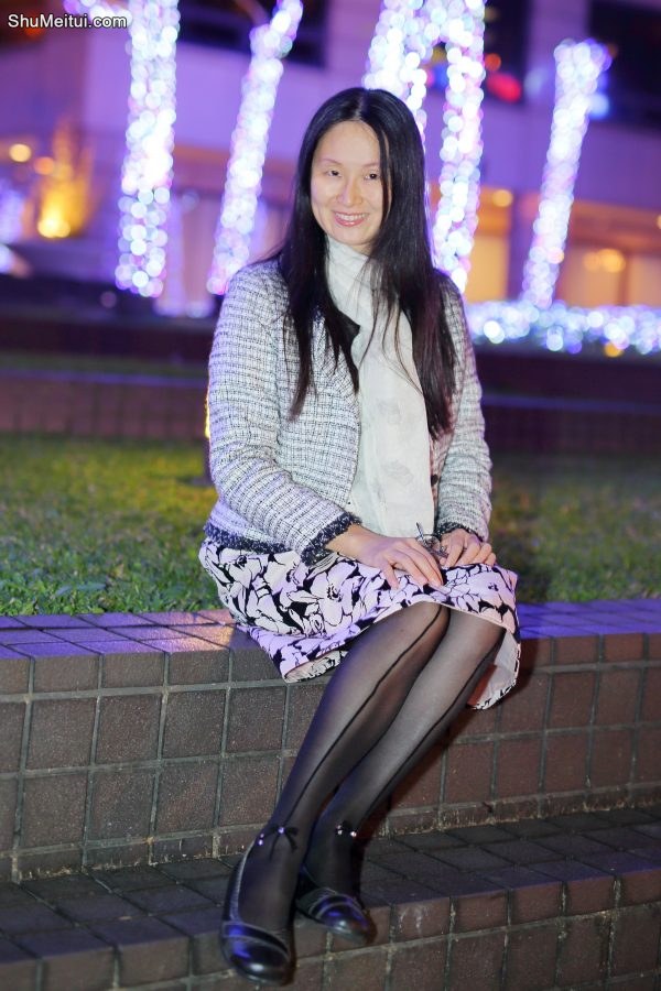 冬日里出门也不忘穿黑丝的大姐[第1张/共3张]