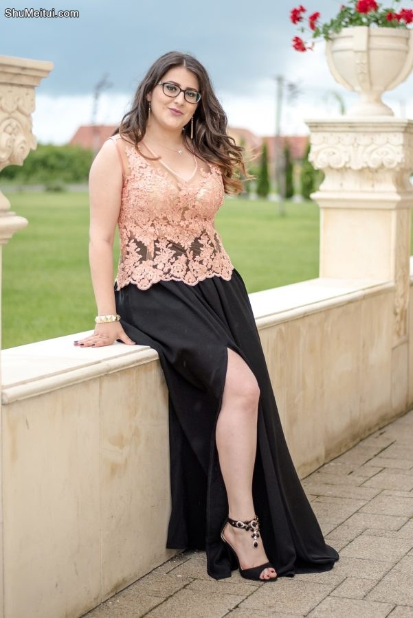 欧洲高贵的美女们聚会照片-合影部分[第17张/共35张]