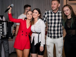 罗马尼亚美女生日派对各种美女高跟(3)