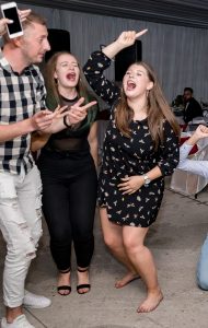 罗马尼亚美女生日派对各种美女高跟(3)