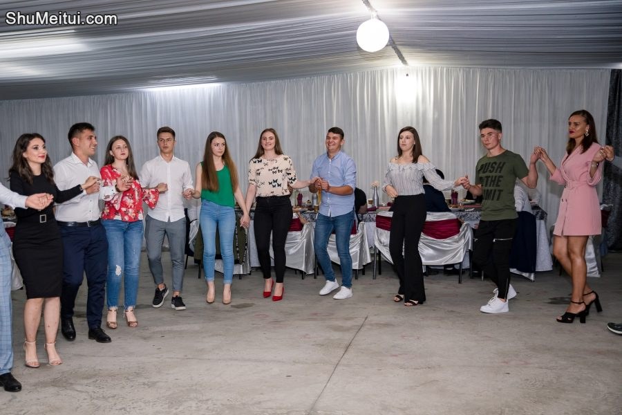 罗马尼亚美女生日派对各种美女高跟(1)[第7张/共15张]