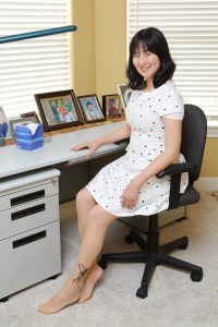 居家丰满的大姐腿穿带图案的肉色丝袜