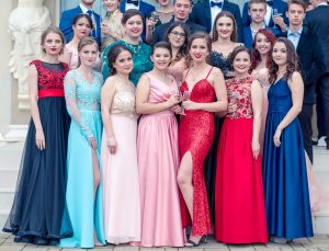 欧洲高贵的美女们聚会照片-合影部分