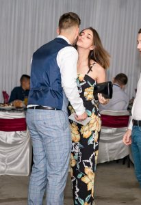 罗马尼亚美女生日派对各种美女高跟(1)