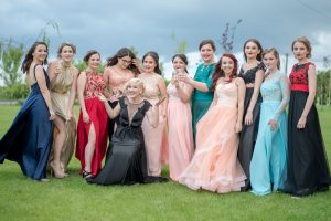 欧洲高贵的美女们聚会照片-合影部分