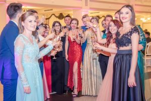 欧洲高贵的美女们聚会照片-合影部分