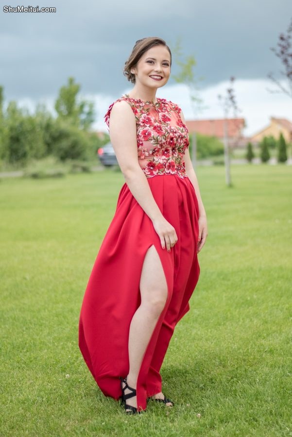 欧洲高贵的美女们聚会照片-合影部分[第10张/共35张]