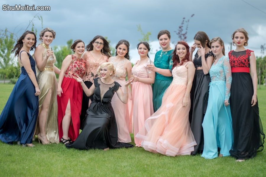 欧洲高贵的美女们聚会照片-合影部分[第13张/共35张]