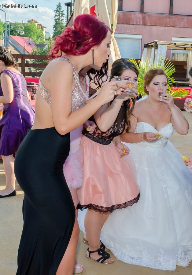 罗马尼亚婚礼上的各种高跟和丝袜1[第11张/共12张]