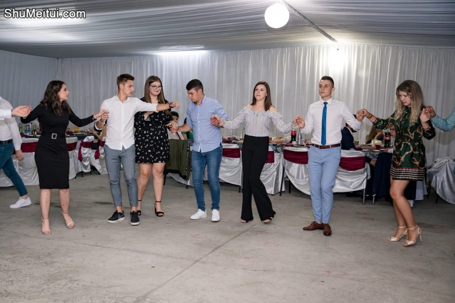 罗马尼亚美女生日派对各种美女高跟(1)[第11张/共15张]