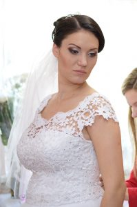 婚礼现场丰满的新娘和女嘉宾们的肉色丝袜2