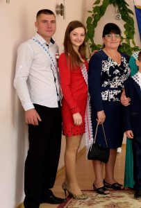 婚礼现场丰满的新娘和女嘉宾们的肉色丝袜2