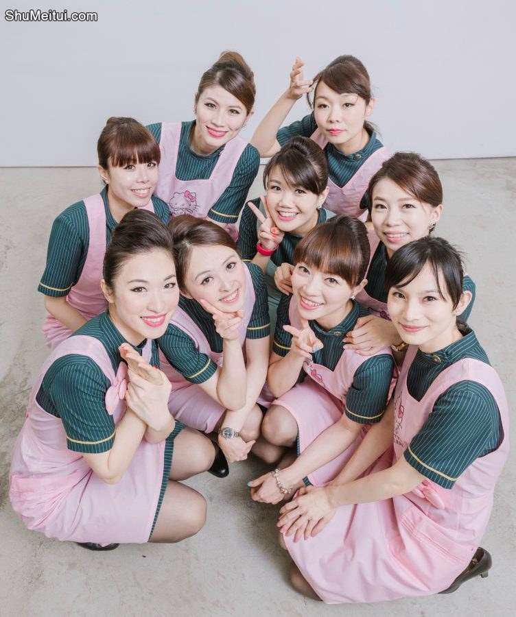 美丽的空姐们穿制服黑色丝袜在一起拍写真-第一部分[第6张/共42张]