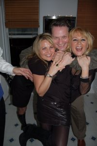 欧美金发熟女们在狂欢派对上的丝袜2