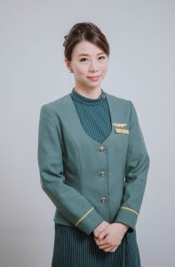 美丽的空姐们穿制服黑色丝袜在一起拍写真-第一部分