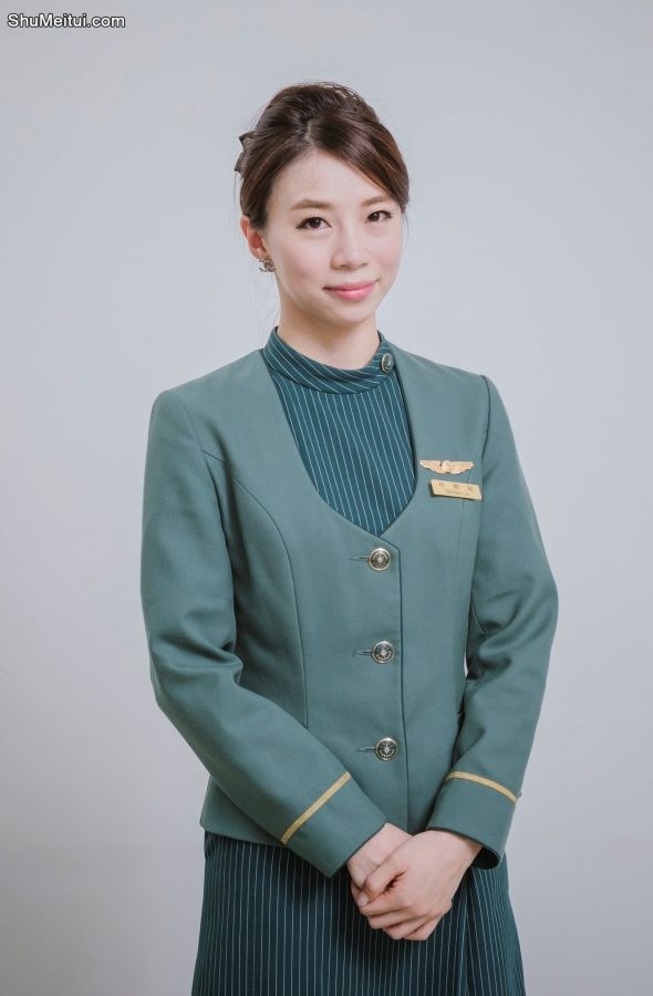 美丽的空姐们穿制服黑色丝袜在一起拍写真-第一部分[第22张/共42张]