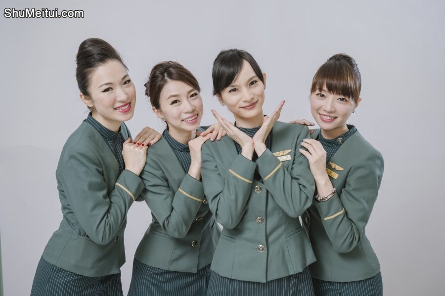 美丽的空姐们穿制服黑色丝袜在一起拍写真-第一部分[第8张/共41张]