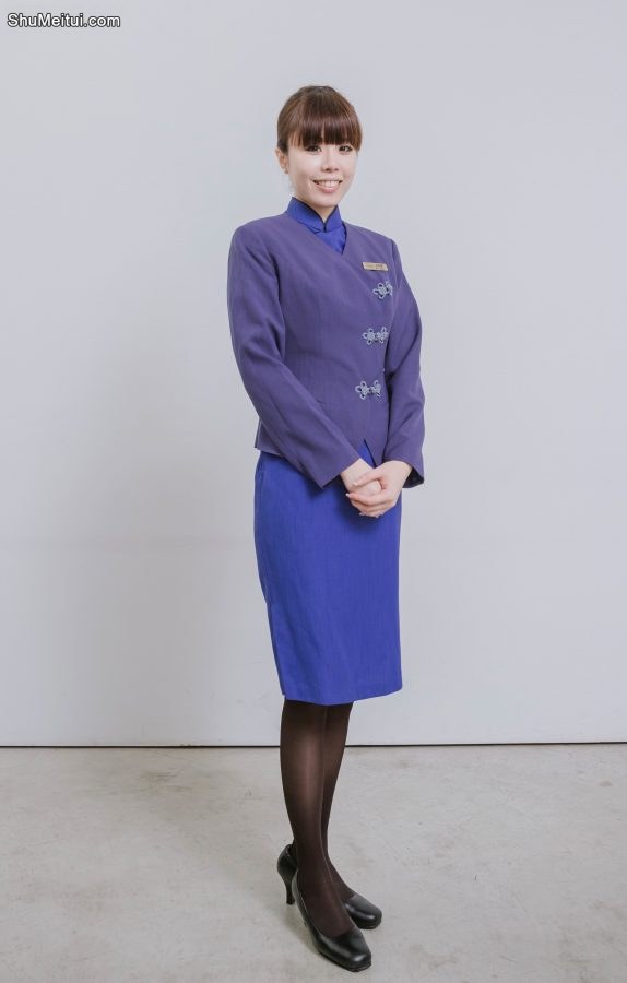 美丽的空姐们穿制服黑色丝袜在一起拍写真-第一部分[第25张/共42张]