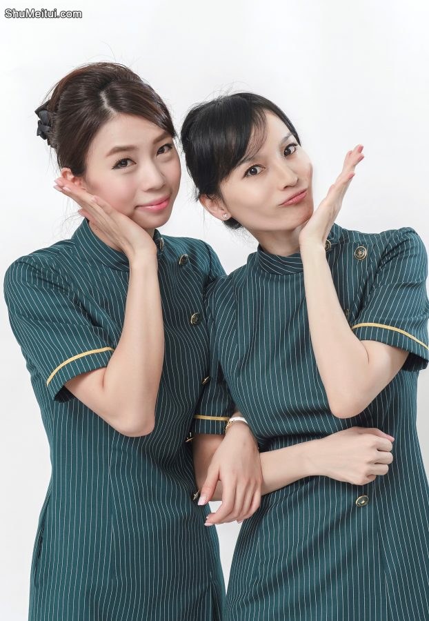 美丽的空姐们穿制服黑色丝袜在一起拍写真-第一部分[第40张/共41张]