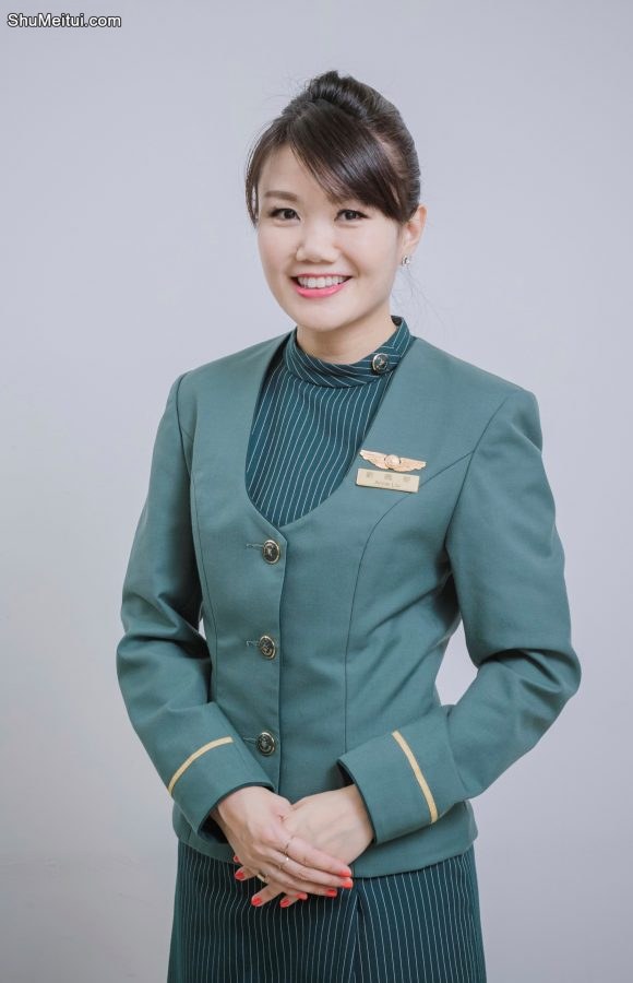 美丽的空姐们穿制服黑色丝袜在一起拍写真-第一部分[第36张/共42张]