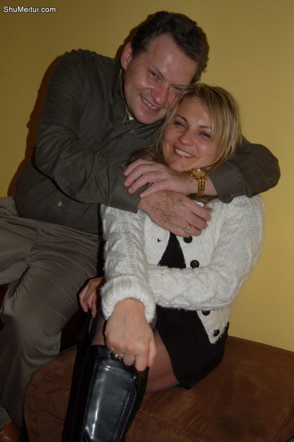 欧美金发熟女们在狂欢派对上的丝袜2[第26张/共27张]