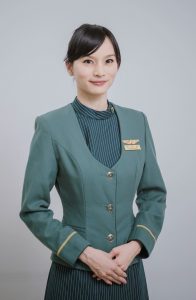 美丽的空姐们穿制服黑色丝袜在一起拍写真-第一部分