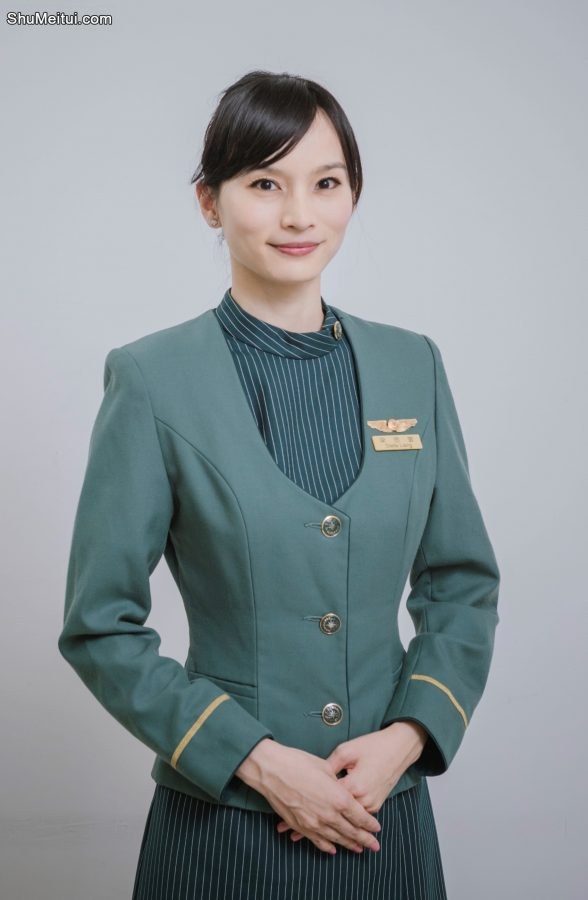 美丽的空姐们穿制服黑色丝袜在一起拍写真-第一部分[第20张/共42张]