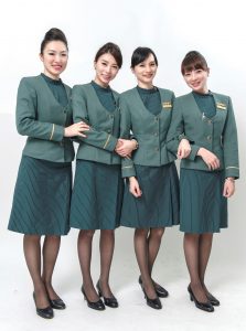 美丽的空姐们穿制服黑色丝袜在一起拍写真-第一部分