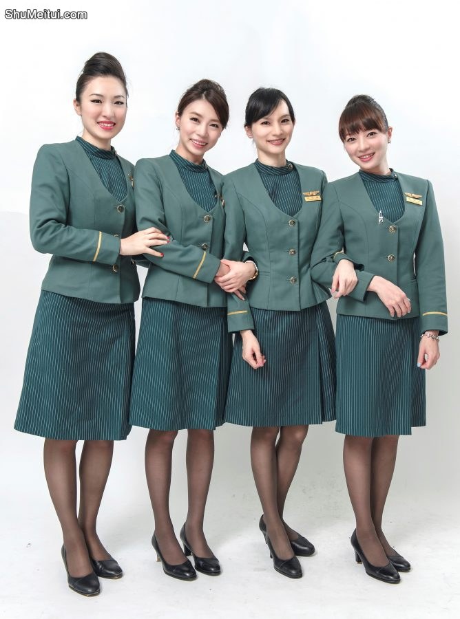 美丽的空姐们穿制服黑色丝袜在一起拍写真-第一部分[第6张/共41张]