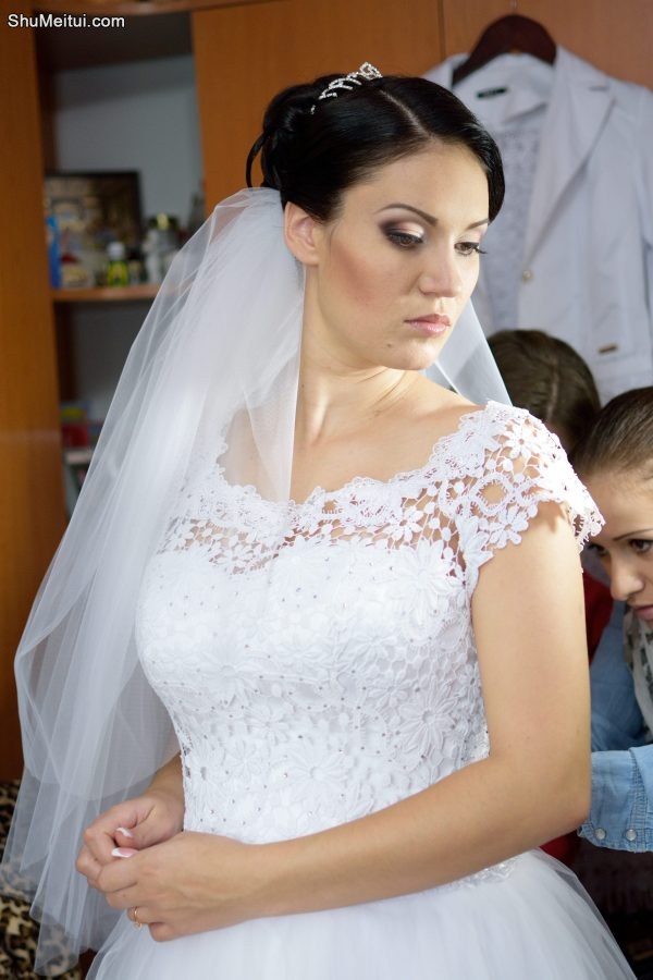 婚礼现场丰满的新娘和女嘉宾们的肉色丝袜2[第1张/共16张]