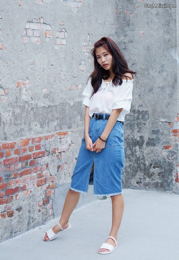 CC姐穿开叉牛仔裙外拍在水边把鞋也脱掉了[第10张/共41张]