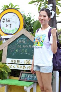 外出穿牛仔短裤腿型不错