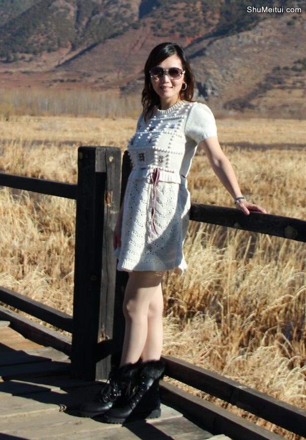 知风姐阳光下耀眼的肉色丝袜[第1张/共9张]