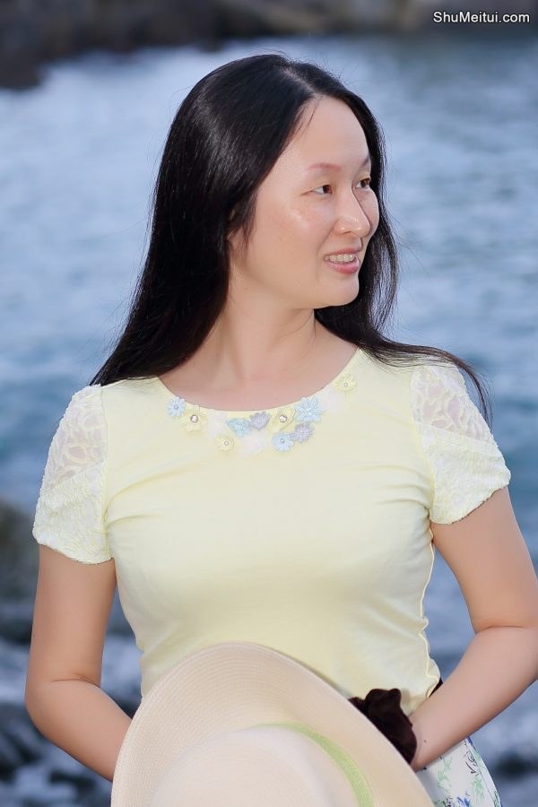 美丽风景中上围丰满的成熟美姐[第8张/共9张]