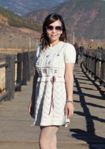 知风姐阳光下耀眼的肉色丝袜