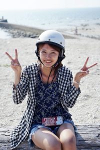 CC姐在海边修长玉腿简直太完美