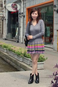 拥有超好身材的知风姐短裙配上丝袜简直了