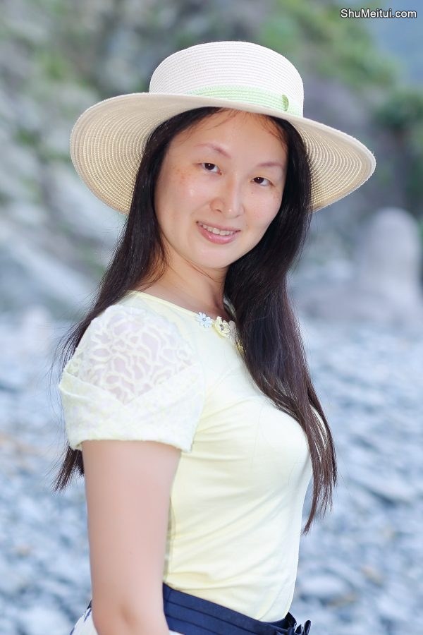 美丽风景中上围丰满的成熟美姐[第4张/共9张]