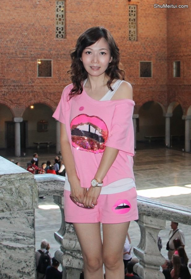 北欧旅途中知风姐的匀称玉腿[第6张/共11张]