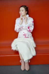 江南气质女子这次穿上了肉色丝袜