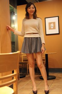 李鸽鸽过生日时尽情展示高跟美腿