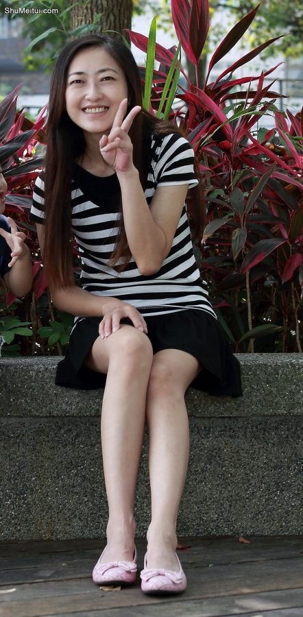 林芳芳笑容灿烂玉腿修长[第3张/共4张]