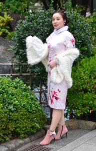 江南气质女子这次穿上了肉色丝袜