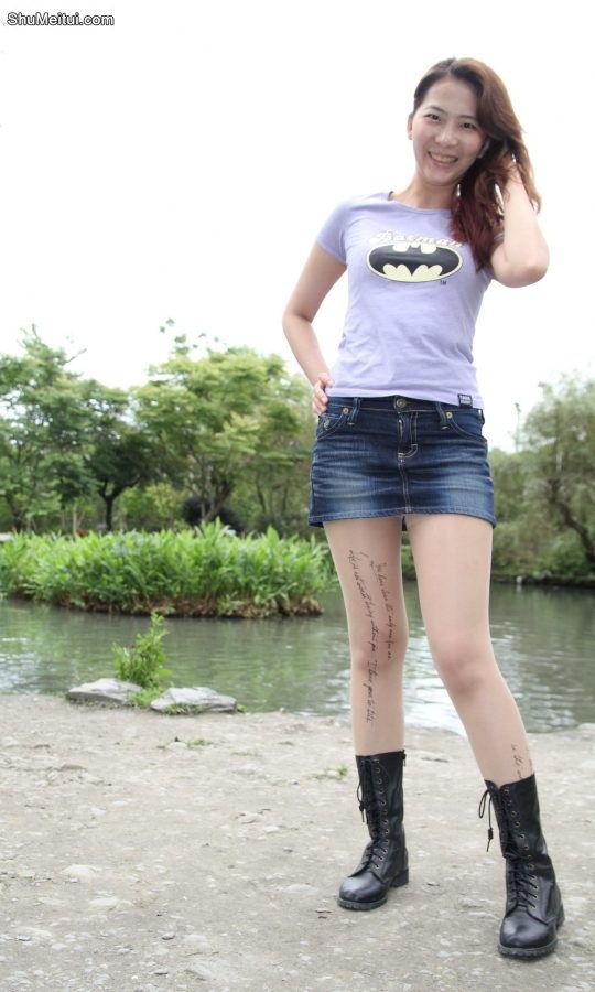 李鸽鸽穿超短牛仔裙配个性肉色丝袜[第6张/共17张]