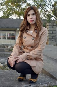 王翠嫂穿的厚丝袜到大腿根处又变了一个颜色