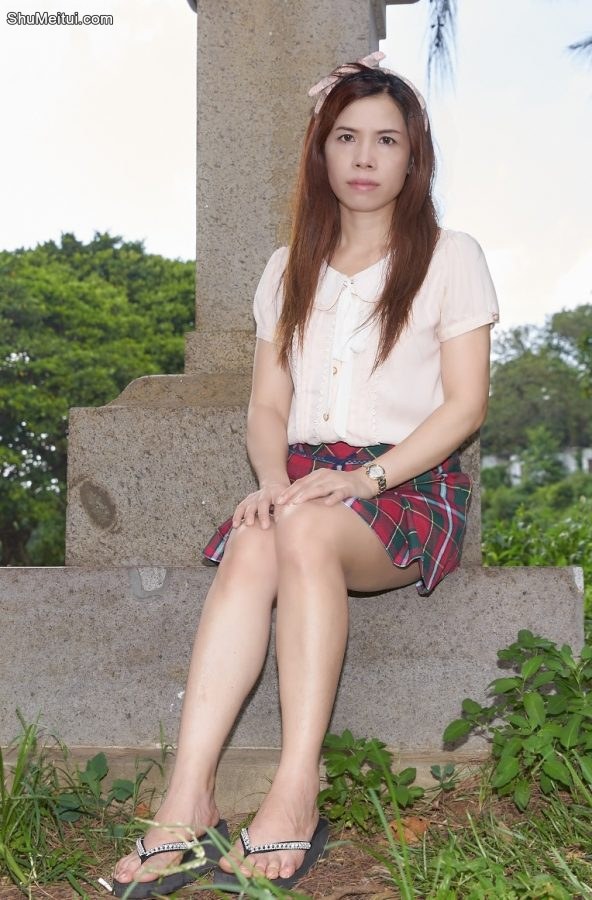 王翠嫂这次换上了学生打扮挺带劲[第1张/共7张]