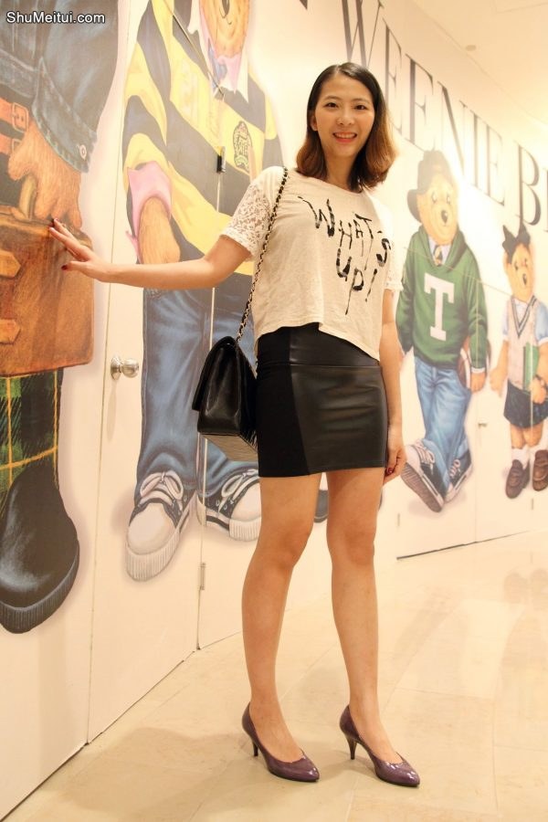 气质轻熟李鸽鸽小皮裙美腿纤细[第2张/共4张]