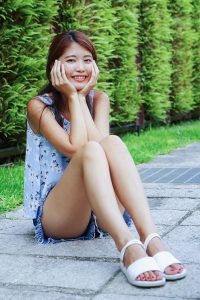 CC姐白皙的长腿线条太好看了